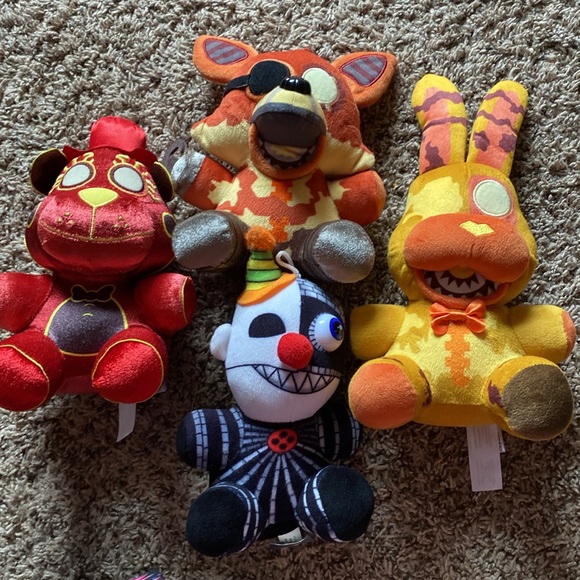 FNAF stuffed collection of six - Picture 3 of 7